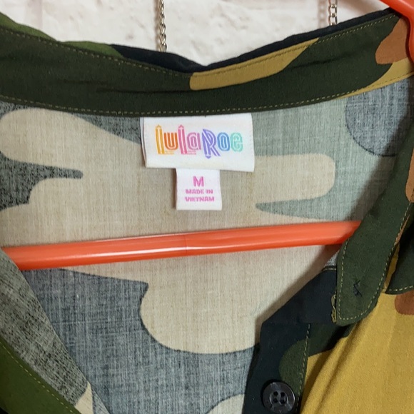 Camo top - Picture 2 of 5